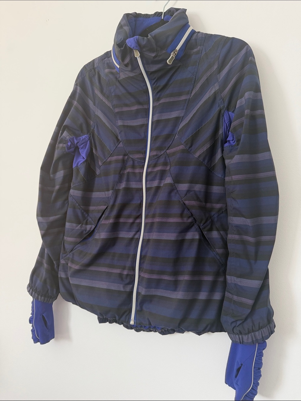 Lululemon Run Hustle Jacket size 6 - Picture 2 of 5